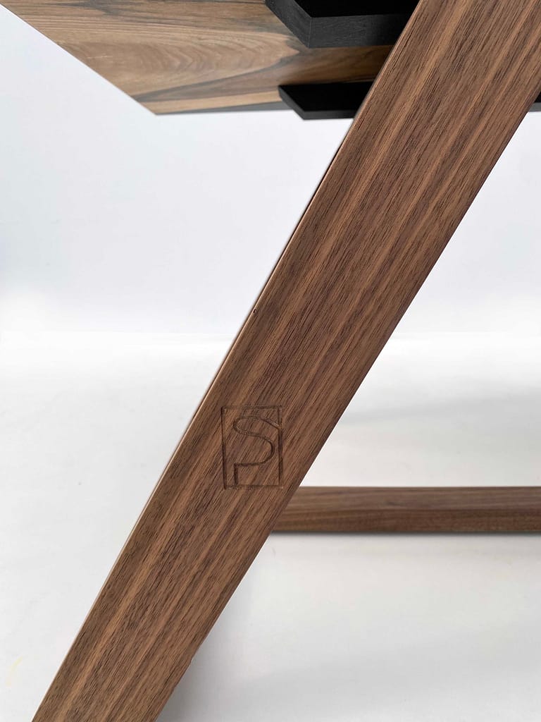 pieds en Noyer américain